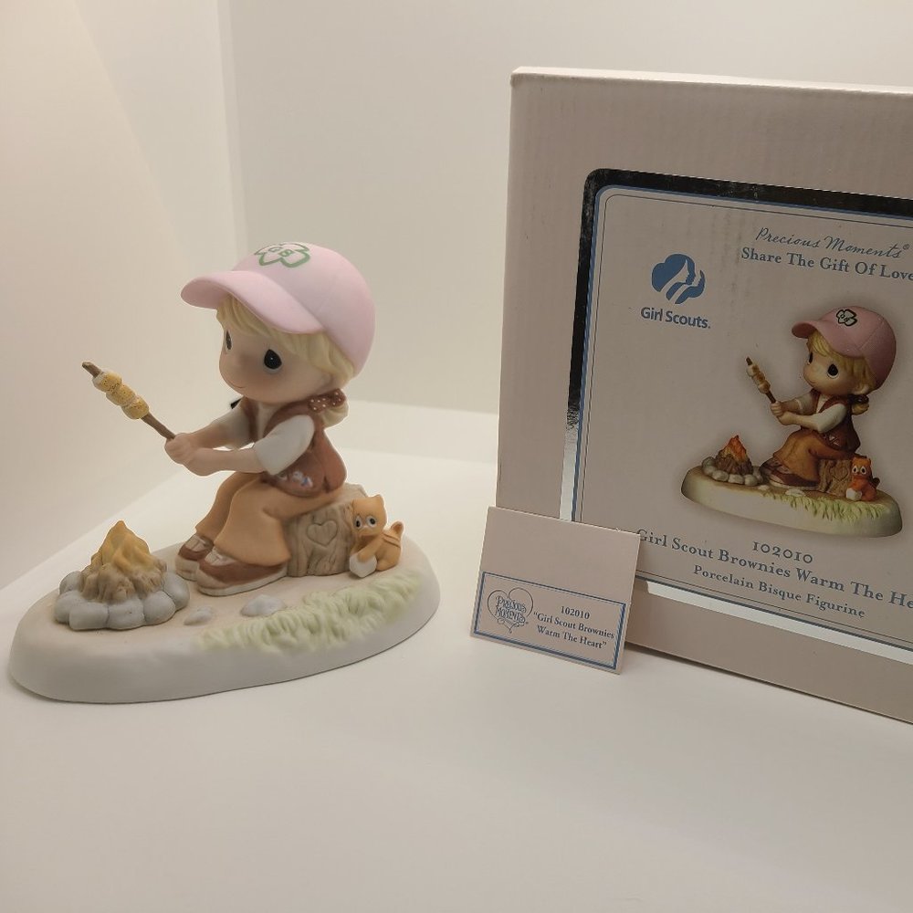 *NEW* Precious Moments Girl Scout Brownies Warm the Heart Figurine
